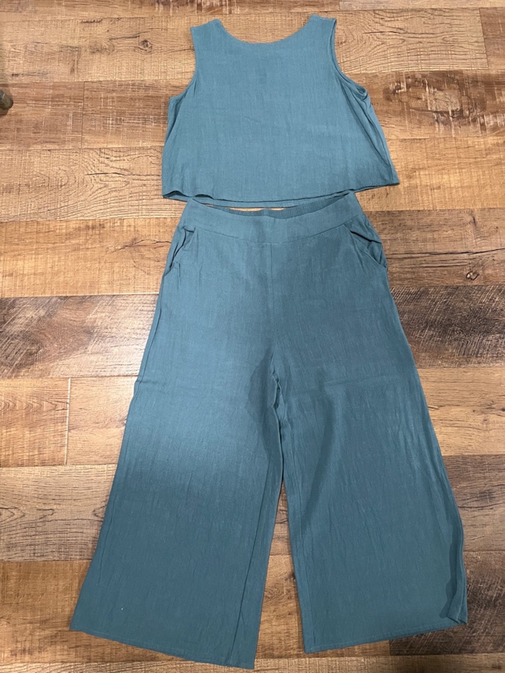 Women's Two-Piece Wide-Leg Crop Set in grey blue